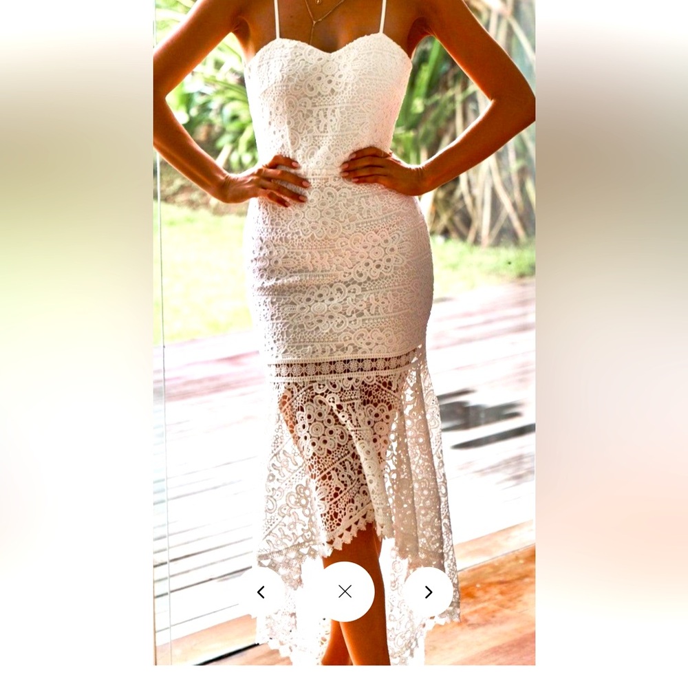 Jaus white mermaid lace dress . New with tags. Size small